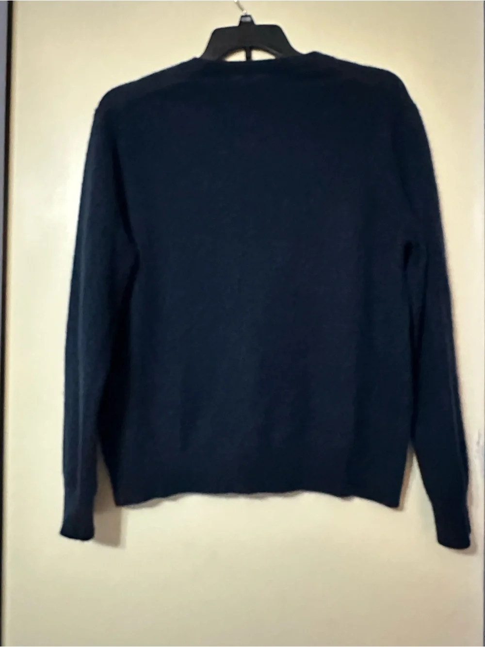 Lands' End Men's Navy V neck  Sweater - blue Solid color 100% cashmere